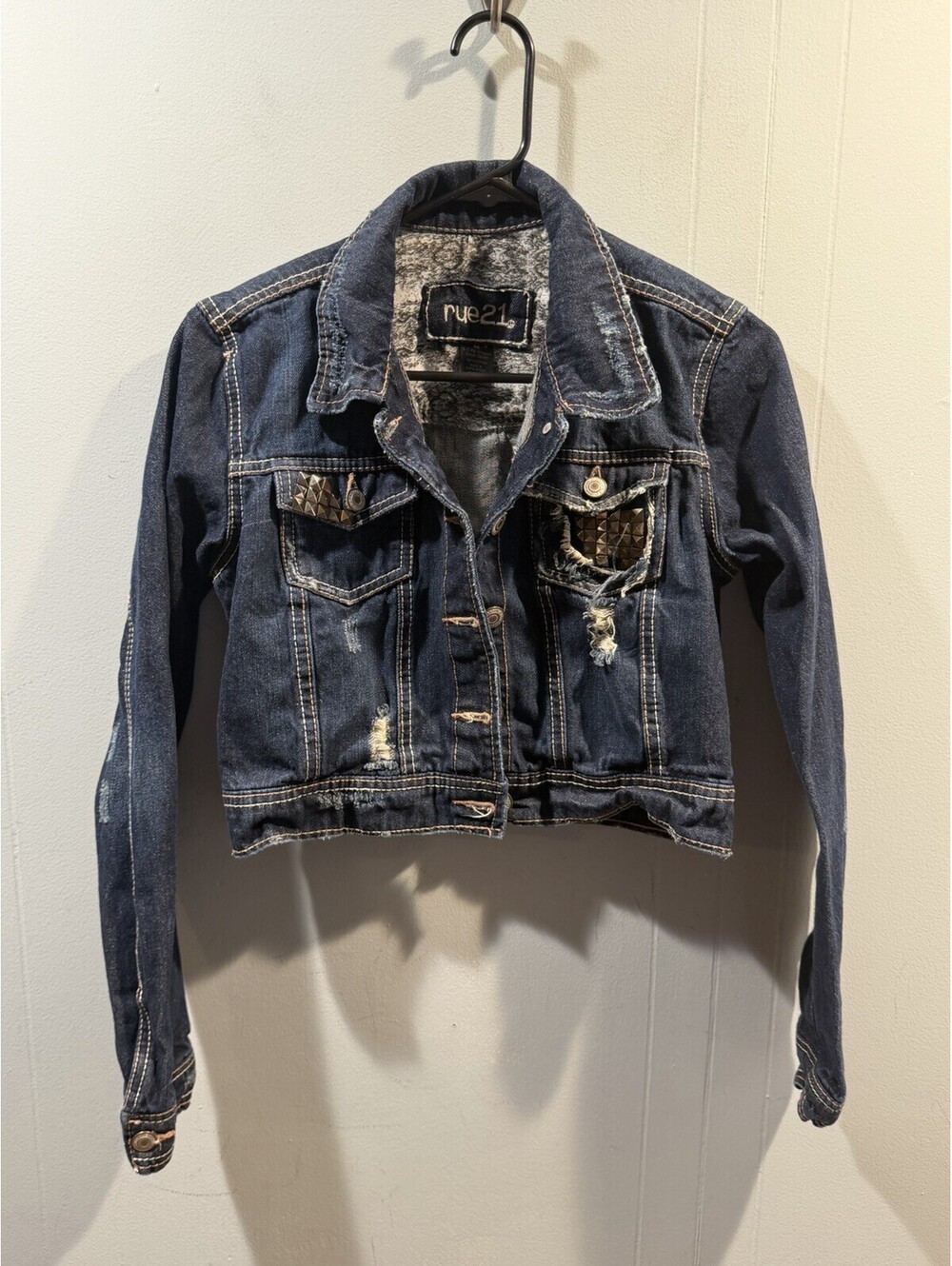 Womens Rue21 Cropped Distressed Denim Jacket Size Medium Blue